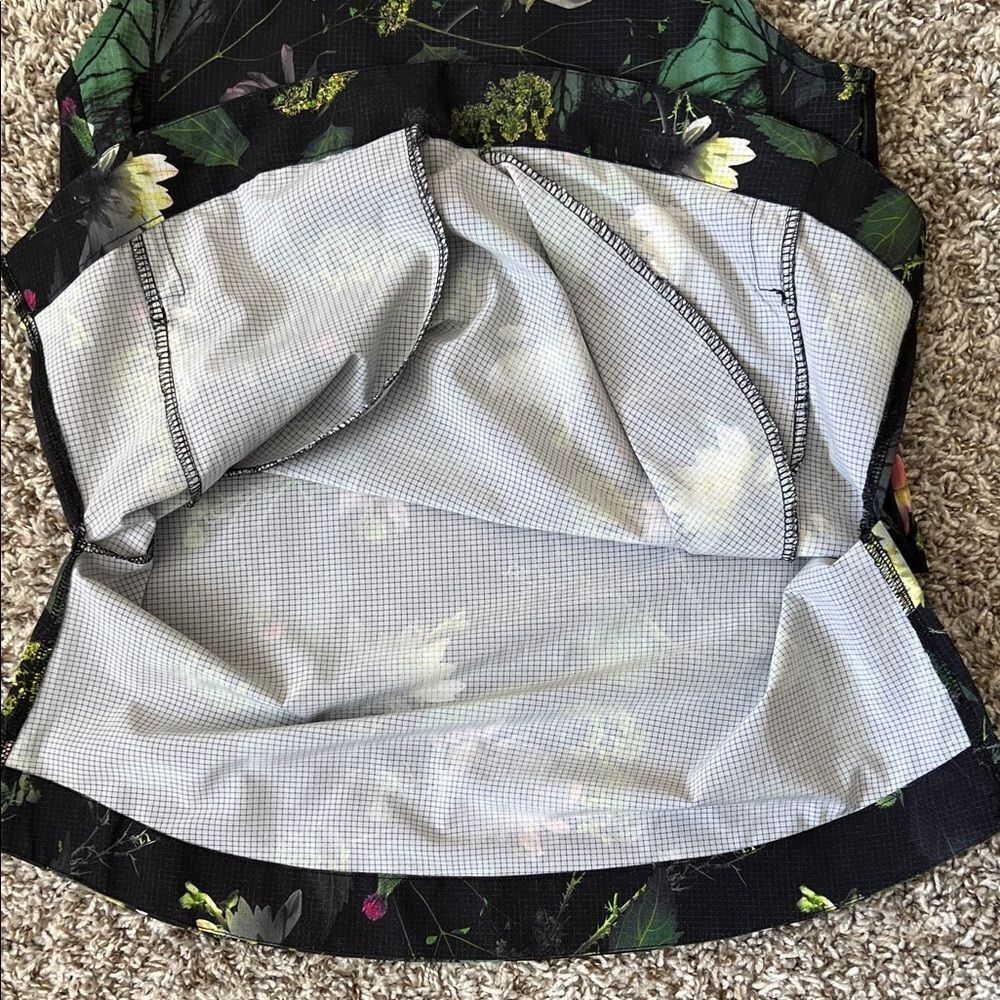 Like New! OISELLE Floral Sleeveless Women's Top Pockets in Size 4 - Picture 12 of 12